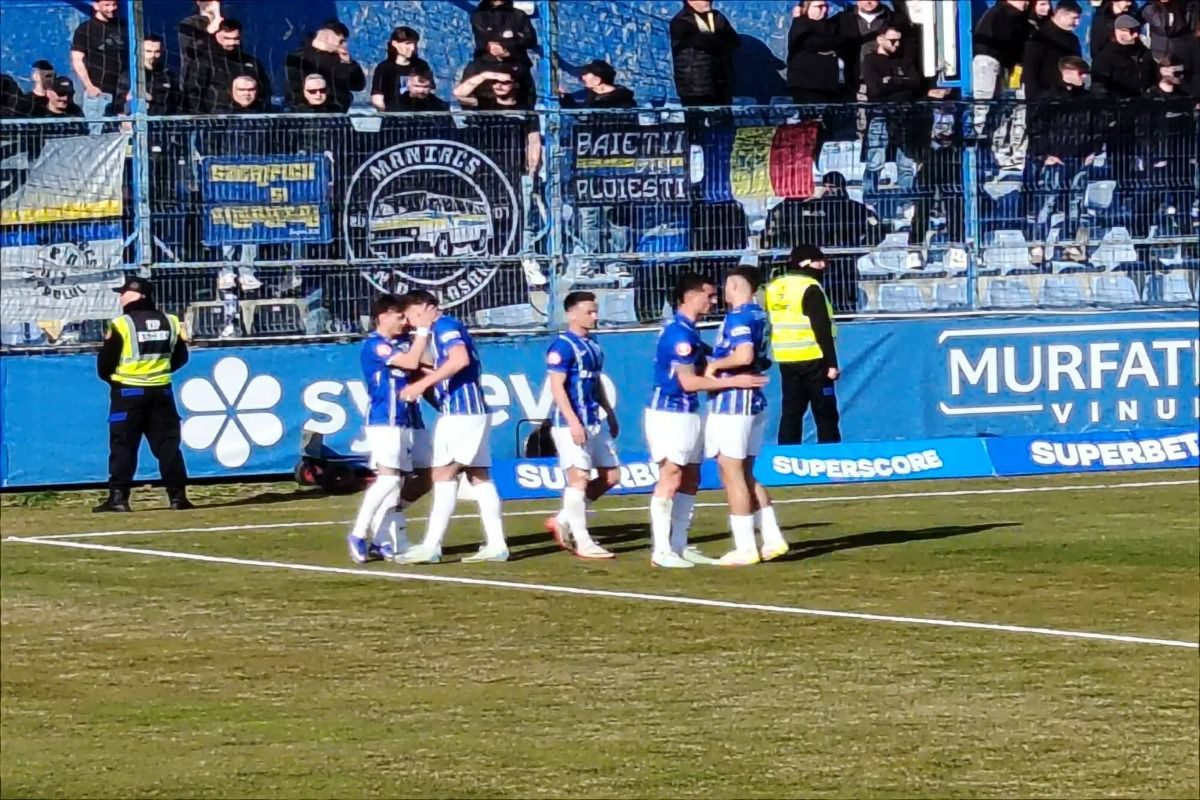 Farul Constanța a început cu dreptul play-out-ului Superligii, reușind să învingă Petrolul Ploiești cu scorul de 2-0, într-un meci disputat duminică pe stadionul din Constanța