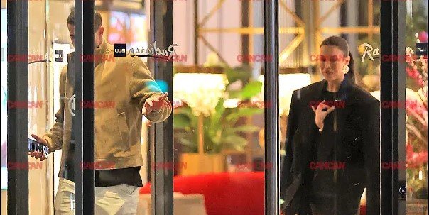 Fostul atacant al FCSB, Bogdan Stancu, a fost surprins recent în ipostaze tandre cu Alexandra Popescu, prezentatoare TV la Prima TV, alimentând zvonurile despre o eventuală despărțire de soția sa, Denisa