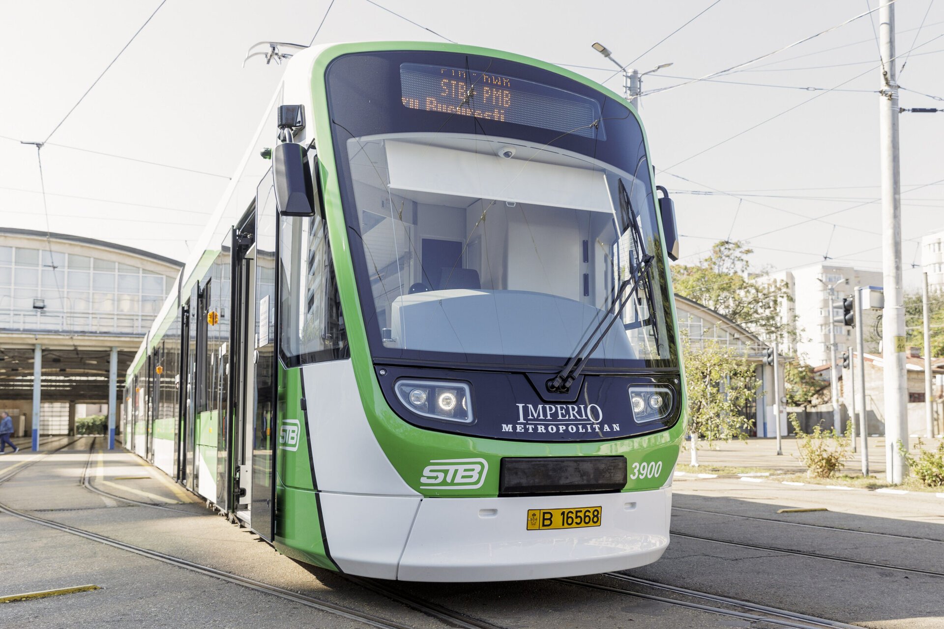 Primăria București continuă ambițios planurile de modernizare a transportului public, pregătind achiziția a 100 de tramvaie noi pentru anul 2026