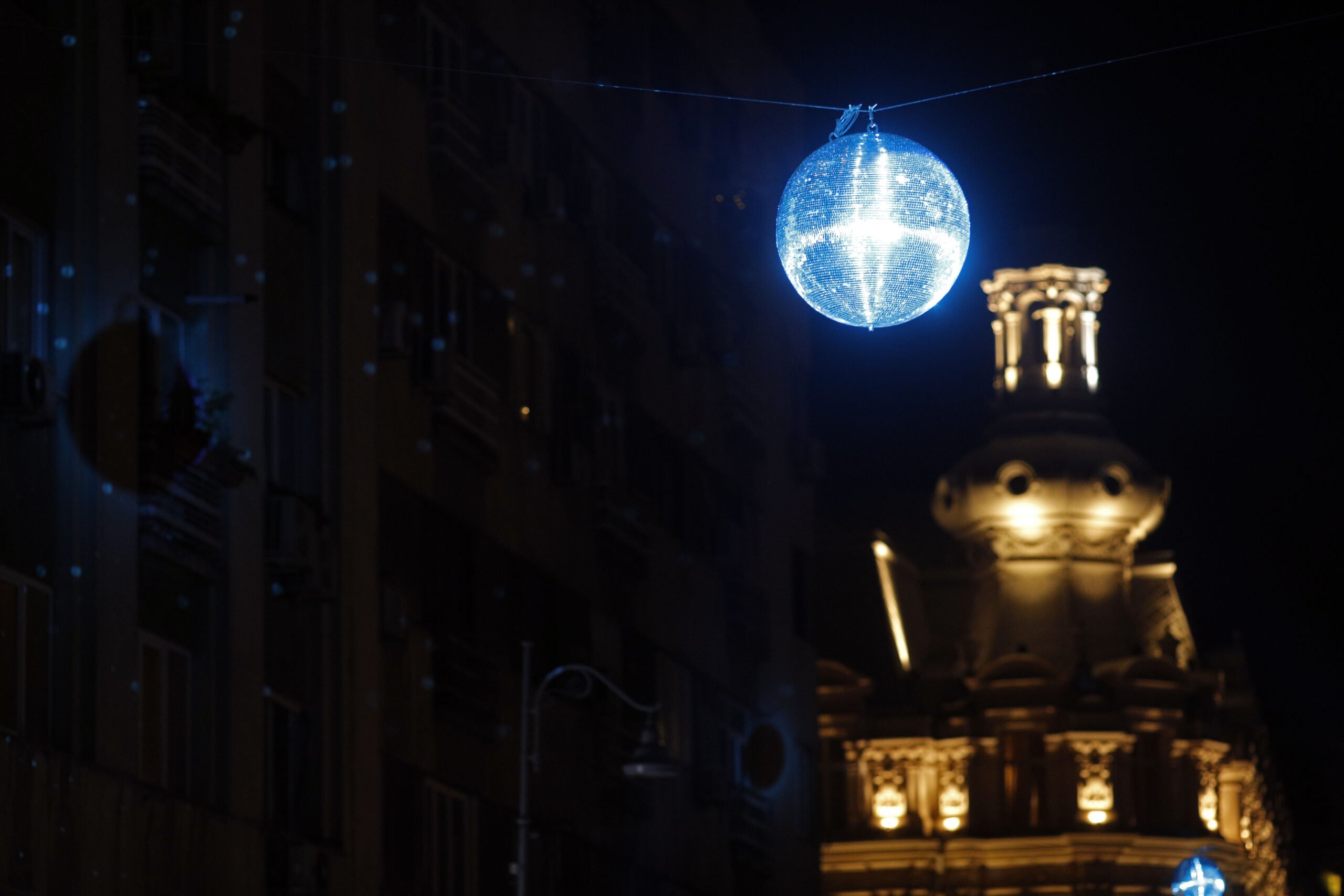 Salariul mediu brut din București a atins un nou nivel record în finalul lui 2025, reprezentând 34,9% din fondul total național