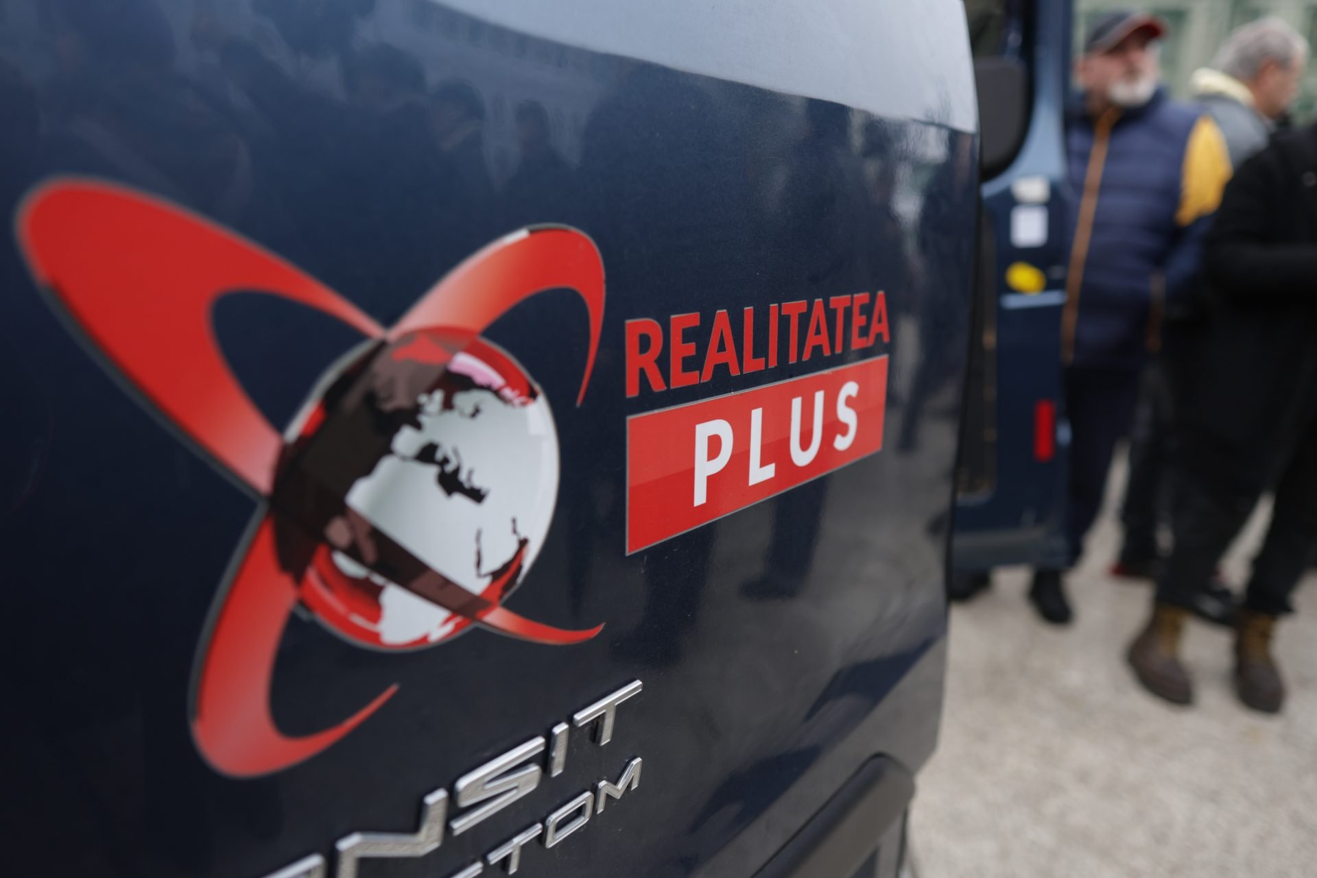 ANAF a descoperit transferuri suspecte de fonduri la grupul controlat de Maricel Păcuraru, în urma unui control amplu Inspectorii antifraudă din cadrul Agenției Naționale de Administrare Fiscală (ANAF) au identificat un circuit financiar internal suspect în cadrul unui grup de firme controlate de omul de afaceri Maricel Păcuraru, cunoscut în mediul media pentru atribuțiile sale în cadrul Realitatea Plus