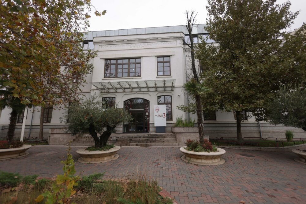 Primăria Sectorului 3 încearcă să reducă cheltuielile, planificând reorganizarea Direcției de Evidență a Persoanelor