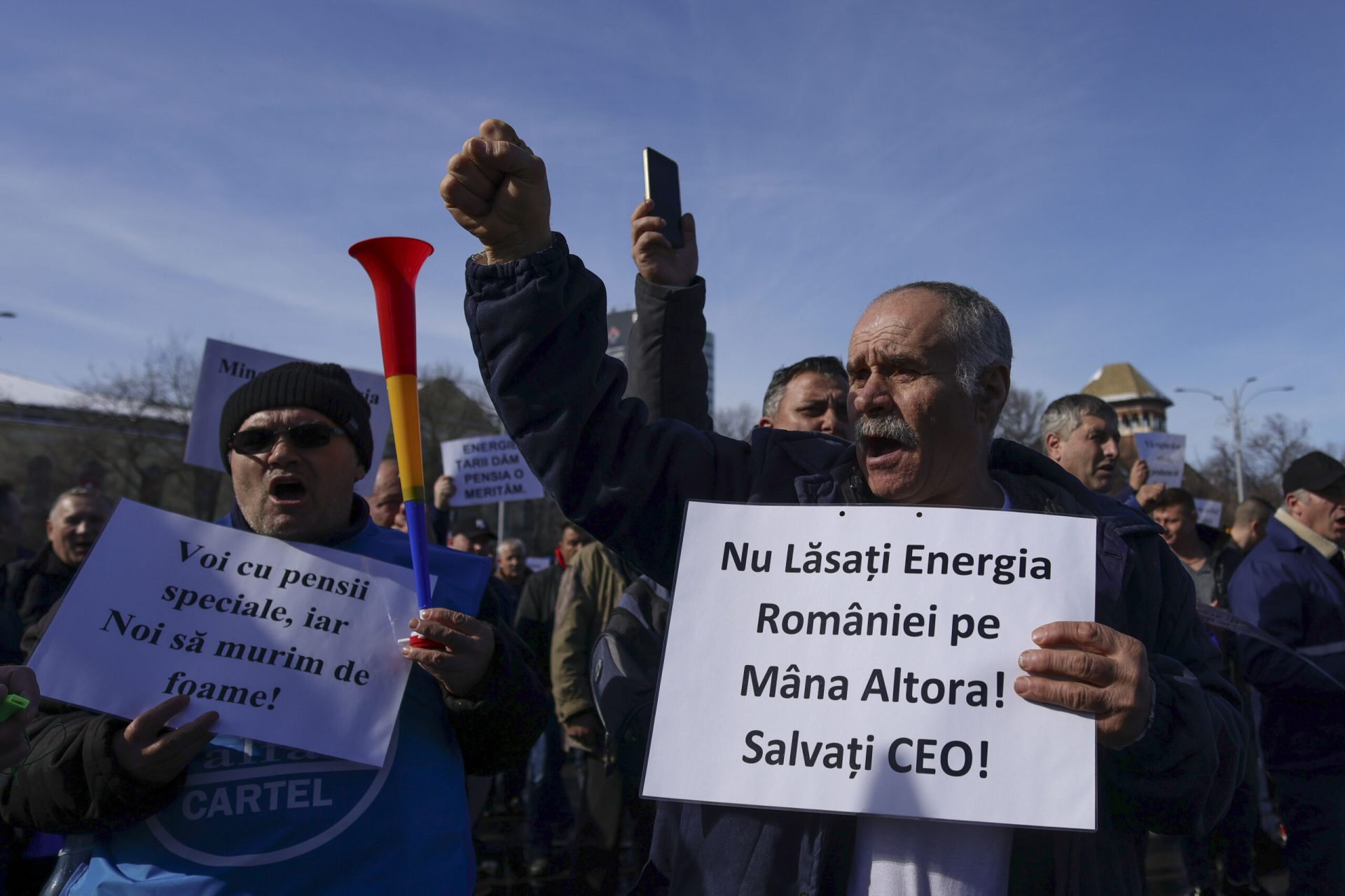 Minerii din Oltenia pregătesc un protest de amploare la București, anunțând venirea în capitală marți, 24 martie, pentru a-și reafirma nemulțumirea față de restructurările anunțate de Complexul Energetic Oltenia