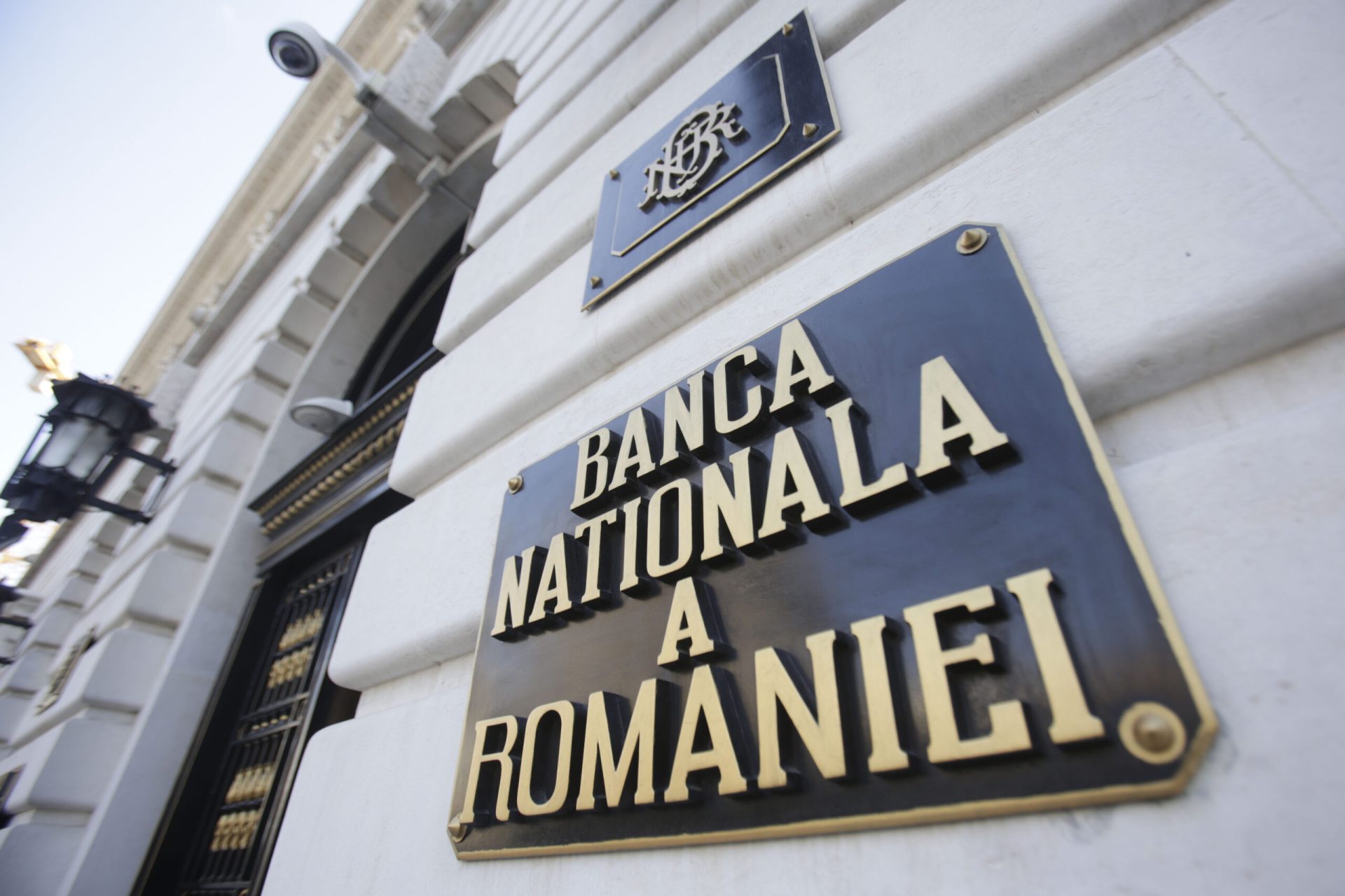 BNR introduce pe piață o monedă de colecție din argint ce reproduce celebrul leu de cinci lei emis în 1880, purtând chipul regelui Carol I