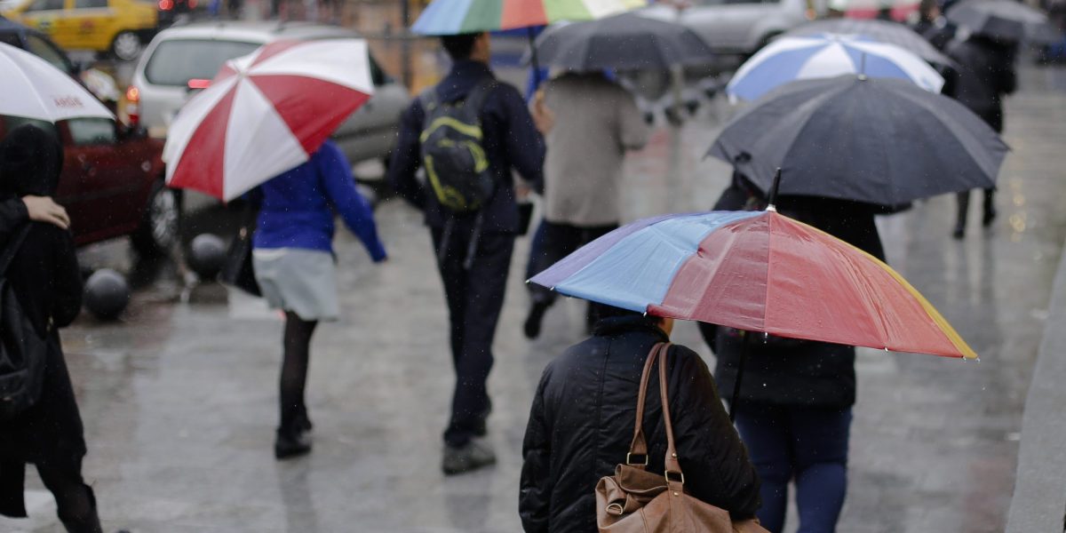 Vremea se încălzește, meteorologii anunță schimbări după ploi și ninsori