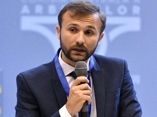 Ilie Drăgan, învins de Răzvan Burleanu la alegerile FRF: „Îmi vine să plâng”