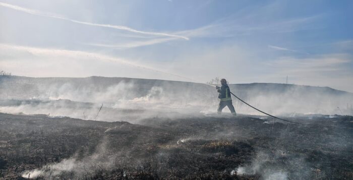 Perioada de primăvară aduce, an de an, o desfată de incendii de vegetație uscată, cauzate de proprietarii care doresc să igienizeze terenurile agricole