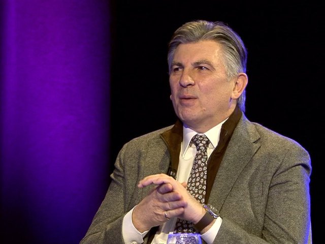 Ionuț Lupescu vrea ca Stadionul Dinamo să devină arena unui meci european de referință: “Ar fi fantastic” Fostul internațional român și omul de fotbal Ionuț Lupescu a lansat un vis care ar putea prinde contur în următorii ani: organizarea la București, pe stadionul Dinamo, a unui meci european de mare amploare