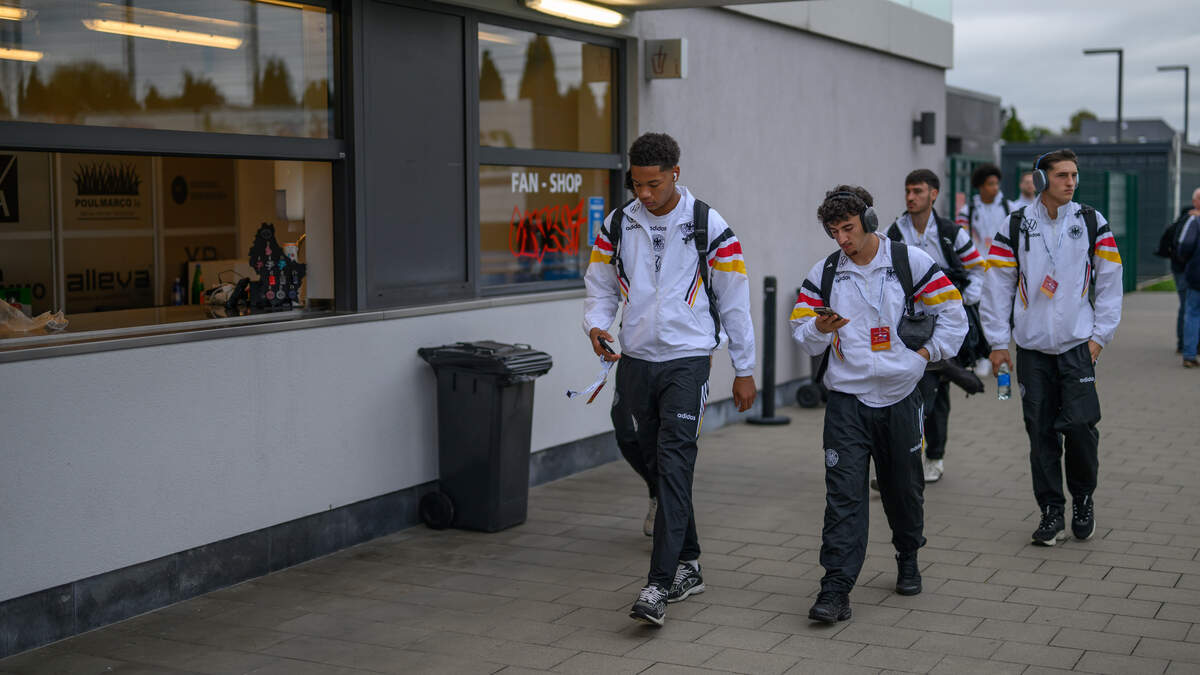 FC Bayern München mizează pe un adolescent de 16 ani pentru meciul din Ligă, după o serie de accidentări în poartă FC Bayern München se confruntă cu o situație neobișnuită în atacul portarilor înaintea unui meci crucial din Liga Campionilor