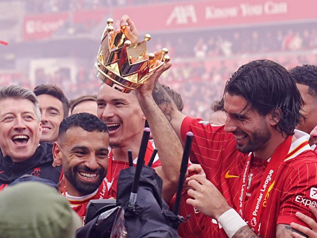 Fotbalul internațional în alertă: Liverpool și Mohamed Salah pe ultima linie de frontiere Surprizele din lumea fotbalului nu încetează să apară, iar ultimele zile aduc în prim-plan o mișcare neașteptată legată de Mohamed Salah