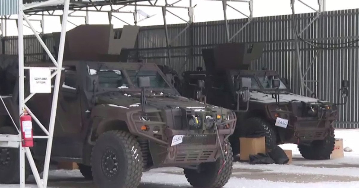 Ministerul Apărării clarifică situația contractului pentru blindatele Cobra II, după acuzațiile privind conexiunile cu afaceriști ruși Situația contractului pentru vehiculele blindate ușoare Cobra II, semnificativ pentru modernizarea dotărilor armatei române, a devenit subiect de dezbatere publică și politică după ce au apărut noi informații despre implicarea unor afaceriști cu legături istorice în Rusia