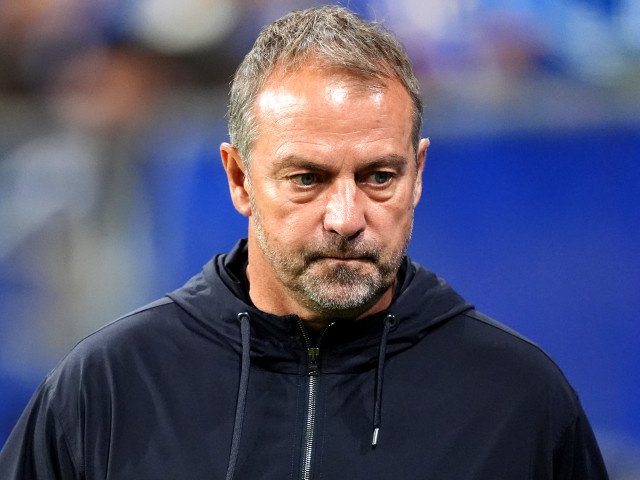 Hansi Flick, antrenorul echipei FC Barcelona, a fost protagonistul unei conferințe de presă marcate de reflecții tensionate și declarații memorabile, după ce echipa sa a suferit o înfrângere dramatică pe teren propriu în fața marelui său rival, Atletico Madrid