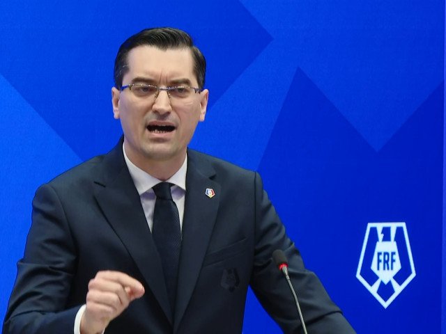 Răzvan Burleanu își depune candidatura pentru un nou mandat la șefia Federației Române de Fotbal, în contextul în care alegerile se apropie rapid și tensiunile din cadrul instituției devin tot mai evidente