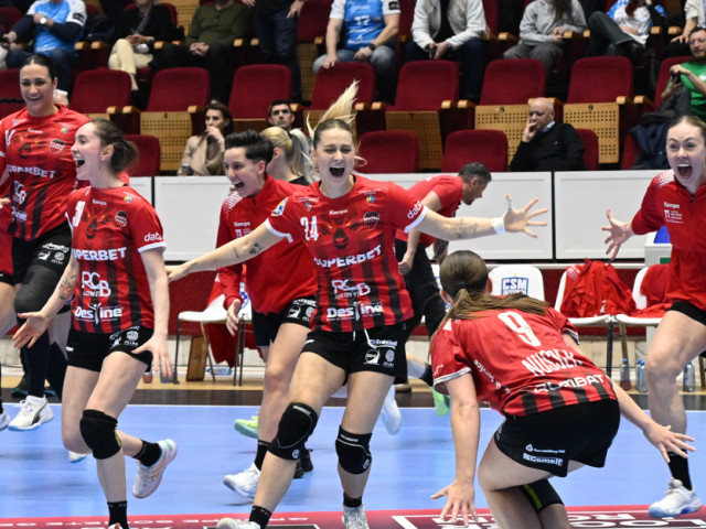 Gloria Bistrița scutură scena fotbalului românesc și naște o „remontada” de poveste în UEFA Conference League După o primă manșă în care au suferit o înfrângere clară, elevii lui antrenorului Cristi Ganea au reușit să scrie una dintre cele mai spectaculoase pagini ale clubului în competițiile europene, învingând formația daneză Ikast cu un scor categoric în returul din turul secund al UEFA Conference League