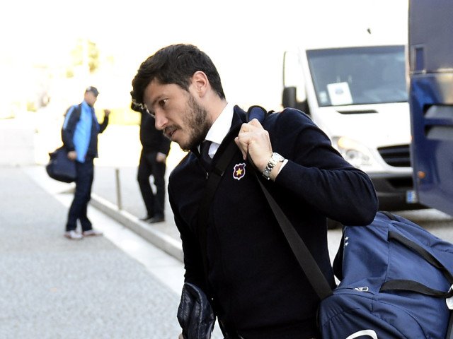 Cristi Tănase, fostul jucător de fotbal cunoscut pentru cariera sa de succes, trebuie să întrețină o pensie alimentară considerabilă după divorțul de Adina Maria, iar suma stabilită este de 3.000 de euro pe lună