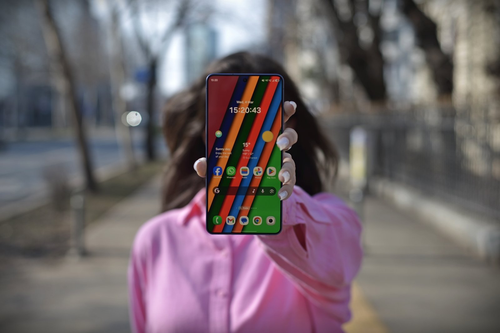 Samsung a lansat zilele trecute cel mai recent vârf de gamă din seria Galaxy S, modelul Galaxy S26 Ultra, un dispozitiv care a atras deja atenția pe piața mondială datorită prețului său mai ridicat comparativ cu generația anterioară
