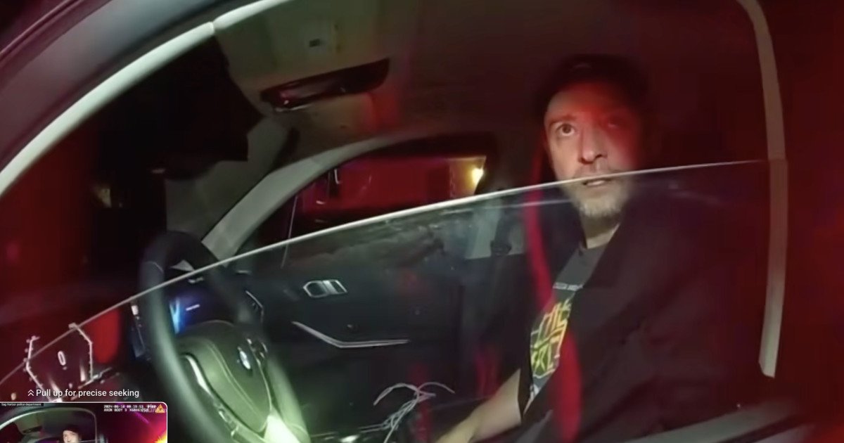 Justin Timberlake, fostul membru al trupei *NSync și actual artist solo, a fost filmat în cursul lunii iunie 2024 fiind reținut de poliție pentru conducere sub influența alcoolului în satul Hamptons, New York