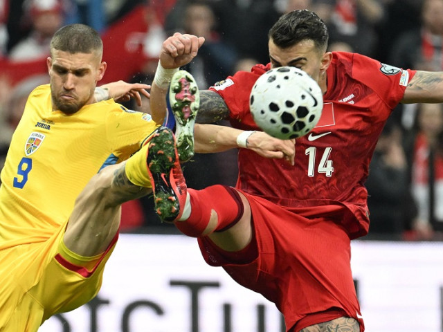 Turcia și România se due­lează astăzi în semifinala barajului pentru calificarea la Cupa Mondială 2026, o partidă decisivă care poate schimba soarta fotbalului românesc pentru următorii ani