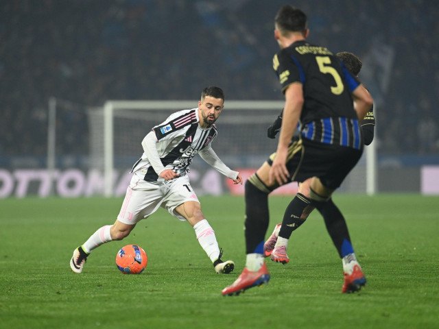 Pe un teren umed și plin de tensiune, Juventus și Pisa au oferit oSpectacol de goluri ratate și ocazii nesfărșite, într-un meci de pozație din etapa a X-a a campionatului italian de serie B