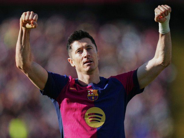 Robert Lewandowski, atacantul polonez al FC Barcelona, pare să fi început deja să-și croiască drumul spre viitor, chiar dacă încă se află în ultimele luni ale contractului cu gruparea catalană