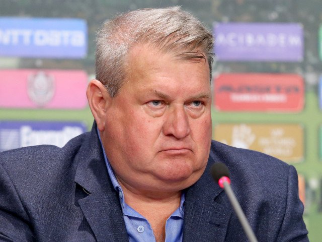 Fostul director tehnic al CFR Cluj, Iuliu Mureșan, a ajuns din nou în centrul atenției, de această dată pentru declarațiile sale despre eșecul echipei din deplasarea recentă la U Cluj, în derby-ul din Liga I