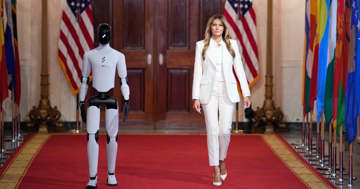 Partenera lui Nicușor Dan, martoră la apariția neașteptată a Melaniei Trump și a robotului umanoid la eveniment în SUA