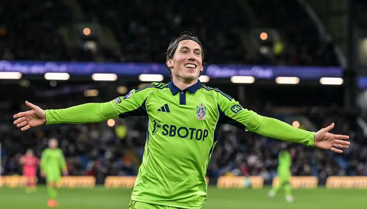 Fulham și Burnley se confruntă sâmbătă pe Craven Cottage într-un meci crucial pentru ambele formații din Premier League, fiecare având în vedere obiectivul de a-și consolida prezența în fotbalul de elită sau, din contră, de a evita retrogradarea