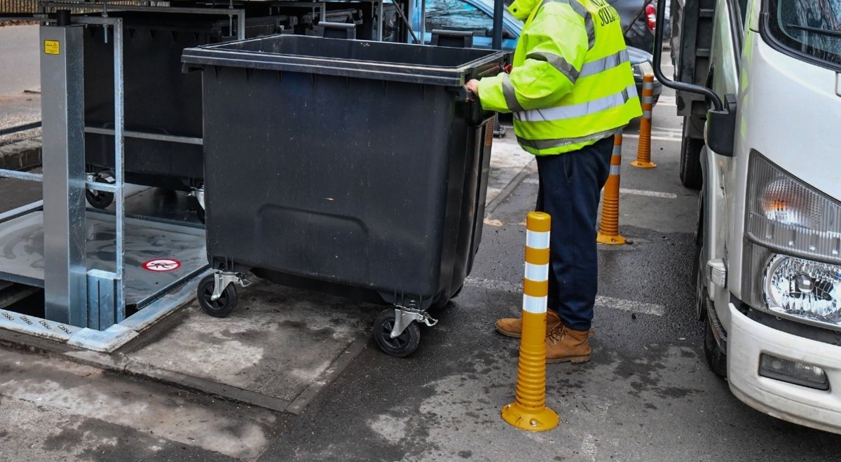 Primăria Sectorului 6 anunță că, începând cu 2 februarie 2026, singurul operator autorizat pentru colectarea deșeurilor menajere va fi compania Urban SA