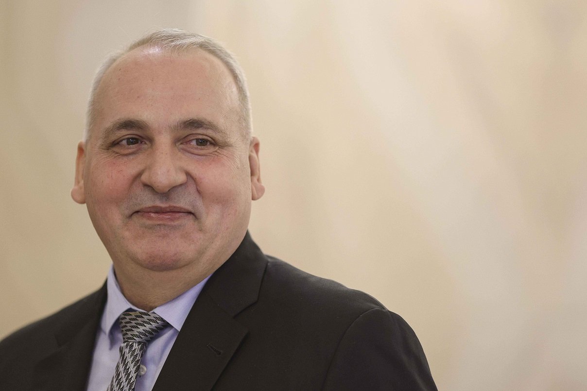 Controverse în cursa pentru conducerea DNA: audieri cu scântei și strategii ascunse Luni, în cadrul procesului de selecție pentru cele mai înalte funcții din sistemul judiciar anticorupție, Secția pentru procurori a DNA a continuat audierile candidaților, într-un tumult de declarații și întrebări menite să dezvăluie integritatea și viziunea viitorilor șefi