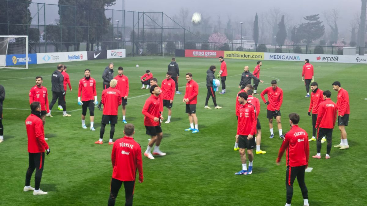 Naționala Turciei a efectuat în această seară primul antrenament în efectiv complet după sosirea la Istanbul, cu toate starurile convocare, exceptându-l pe Arda Guler