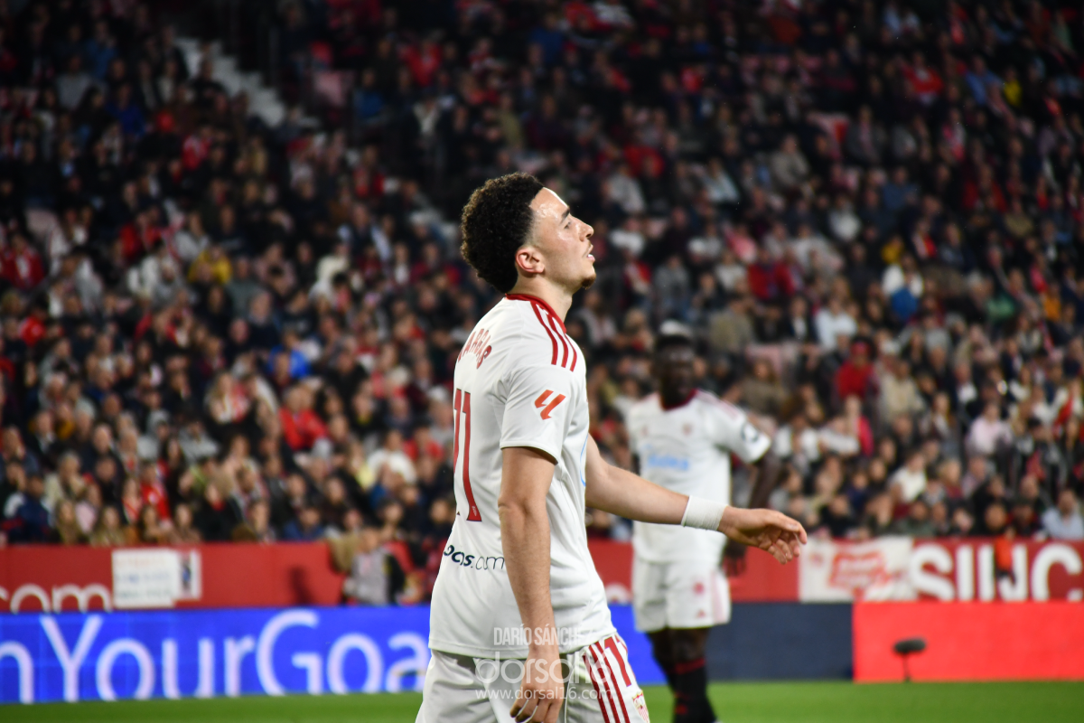 Sevilla FC a pierdut duminică un meci crucial împotriva Valenciei CF, după o evoluție marcată de greșeli defensive și marginite de un eșec de 0-2 pe teren propriu