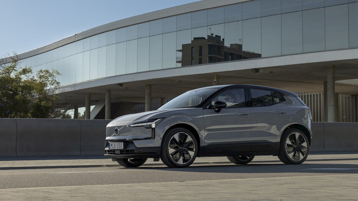 Volvo recheamă peste 40.000 de SUV-uri electrice din cauza riscului de incendiu, într-un anunț care a creat îngrijorare în rândul utilizatorilor și autorităților din întreaga lume