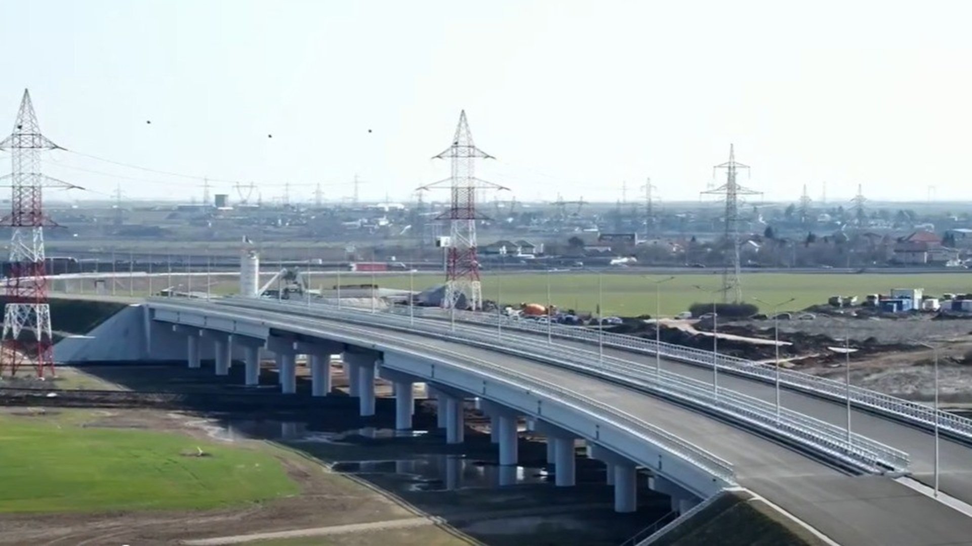 Autostrada A0 Nord, tronsonul 4 între Pantelimon și Glina, se apropie de finalizare, însă șoferii nu vor putea beneficia încă de noua rută, cel puțin nu înainte de finalizarea completă a lotului 3