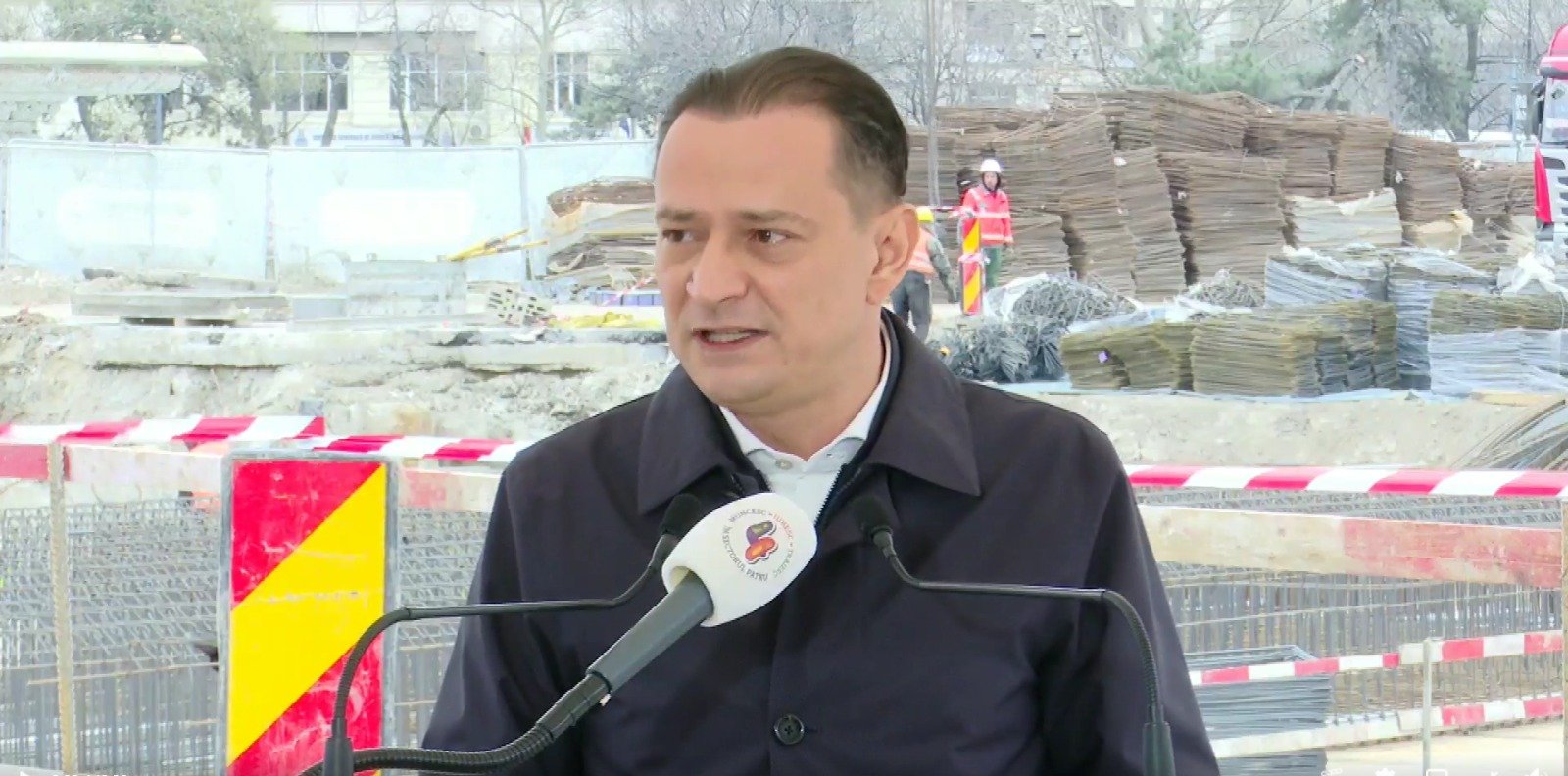 Sector 4 suspendă taxa specială de dezvoltare pentru locurile de parcare, de când nu mai plătesc bucureștenii fără parcare