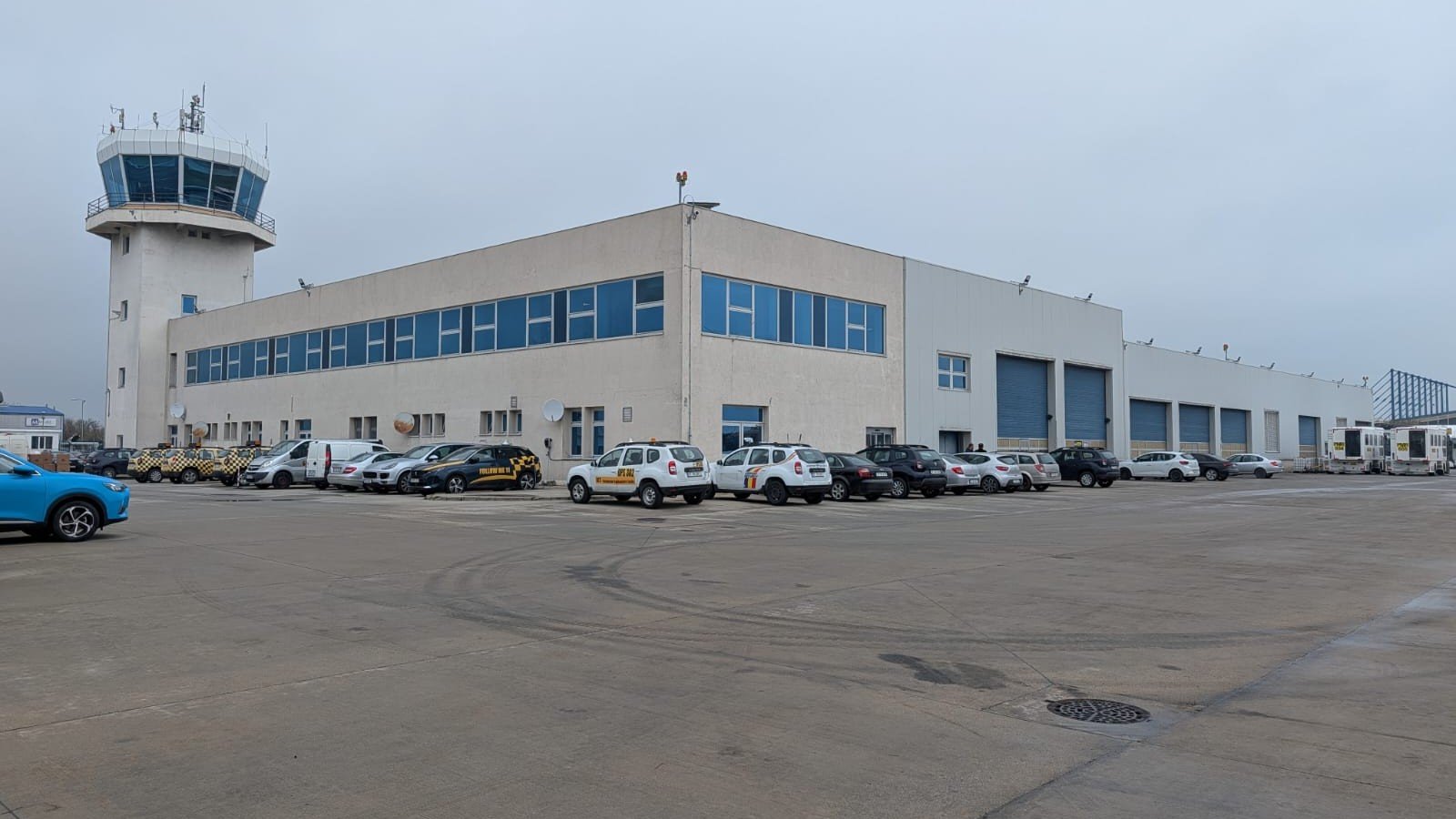 O nouă facilitate pentru inspecția tehnică periodică (ITP) a fost recent deschisă pe platforma Aeroportului Internațional „Henri Coandă” din Otopeni, marcând un pas important în modernizarea infrastructurii destinate transportului și serviciilor aeronautice