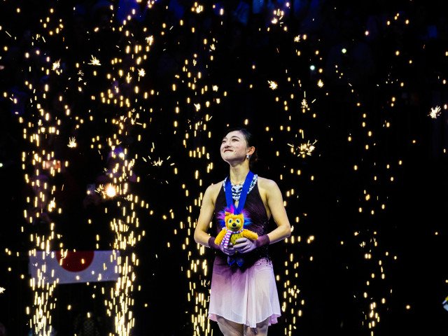 Patinajul artistic a trăit sâmbătă o seară plină de emoție, încheiată cu un succes remarcabil pentru Kaori Sakamoto, care și-a încheiat cariera cu al patrulea titlu mondial