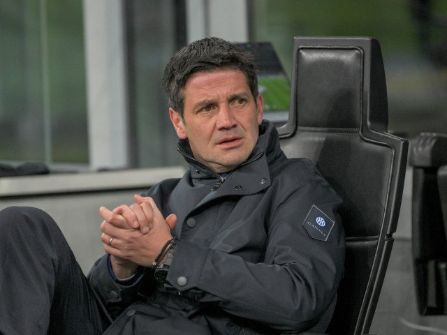 Antonio Cassano face show pe teren și lansează o propunere surprinzătoare pentru Inter Milano Un incident spectaculos de pe stadionul Atleti Azzurri d’ Italia a pus din nou în lumină o pagină mai puțin obișnuită din cariera fostului mare fotbalist Antonio Cassano