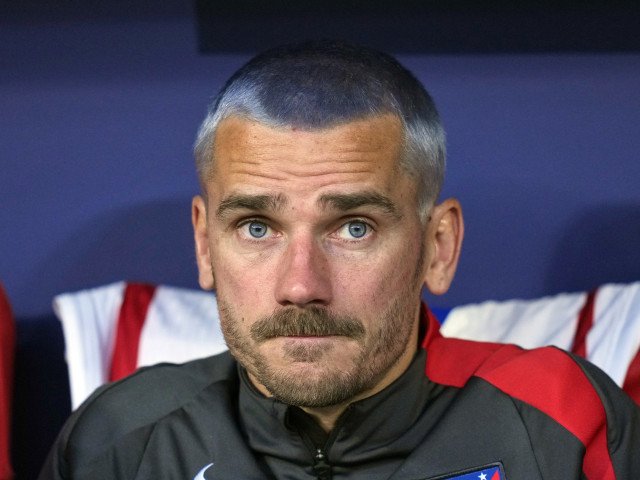 Atletico Madrid a găsit soluția pentru incomodul post al atacantului francez Antoine Griezmann, devenit din ce în ce mai dificil de gestionat în echipa colchoneros