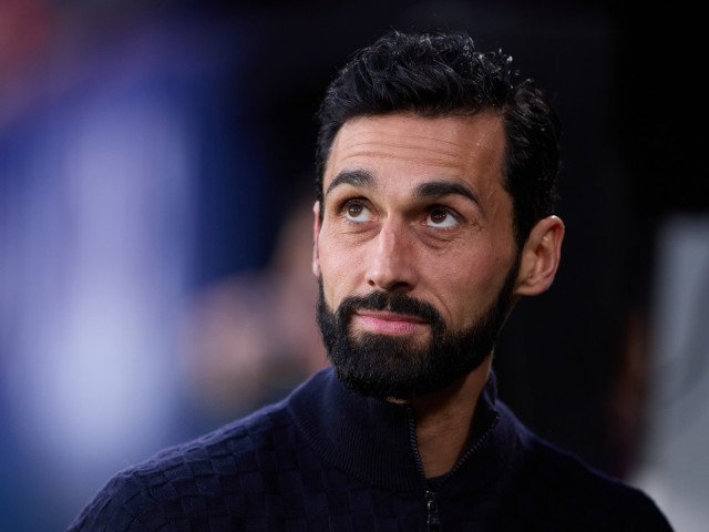 Alvaro Arbeloa, fostul fundaș al Real Madrid, a dezvăluit recent planurile de viitor ale clubului de pe Santiago Bernabéu, confirmând astfel zvonurile legate de primul „transfer” major al formației madrilene pentru sezonul următor