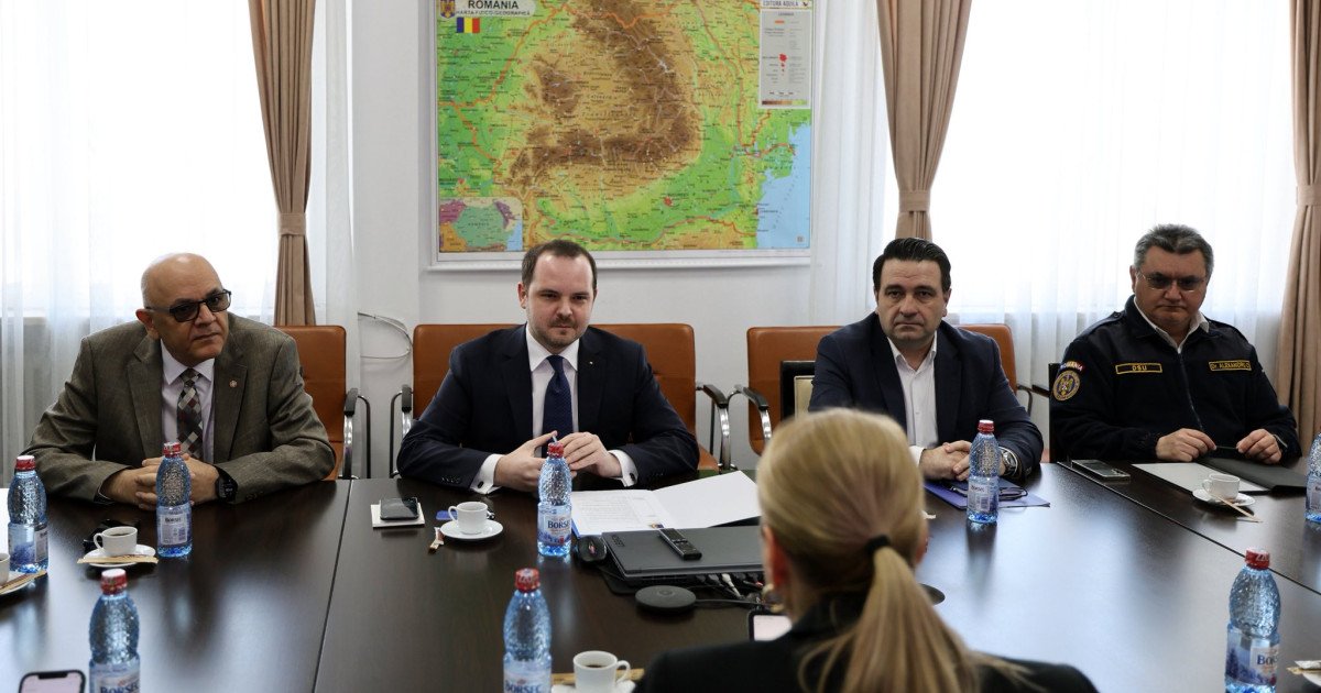 România își consolidează capacitatea medicală în fața crizelor sanitare – discuții la nivel european pentru o reformă urgentă În contextul solicitărilor crescute din partea sistemului sanitar românesc, autoritățile au intensificat eforturile de consolidare a infrastructurii și a capacității de gestionare a situațiilor de urgență medicală