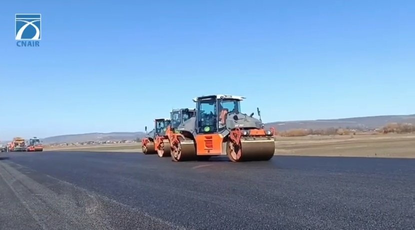 Autostrada Moldovei prinde contur: progres semnificativ pe lotul Sascut-Berești Lucrări ample și progrese vizibile în dezvoltarea autostrăzii A7, proiectul strategic al României pentru reconectarea regiunii Moldovei la infrastructura europeană, sunt deja în plină desfășurare