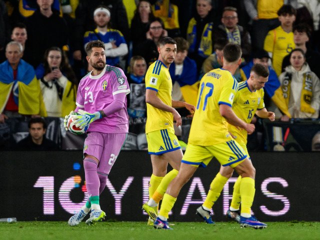 Ucraina a fost eliminată din cursa pentru calificarea la Cupa Mondială din America, după ce a pierdut în fața Suediei, scor 1-3, în meciul de baraj disputat joi pe stadionul Levante, în Spania