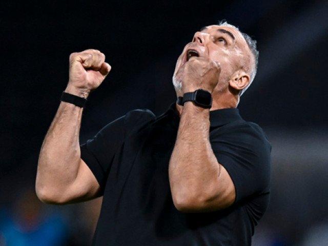 Cosmin Olăroiu, antrenorul român cu o prezență constantă în fotbalul asiatic, rămâne în centrul atenției, chiar dacă recent a ratat calificarea la Cupa Mondială cu Emiratele Arabe Unite