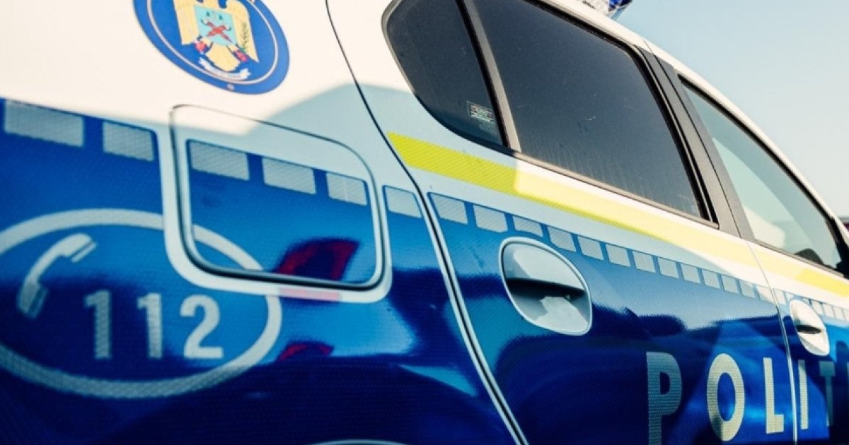 Un tânăr de 19 ani din județul Bacău s-a aflat marți în centrul unui incident dramatic, după ce a provocat un accident rutier pe autostrada A1 în județul Arad și a încercat să își combate singur consecințele