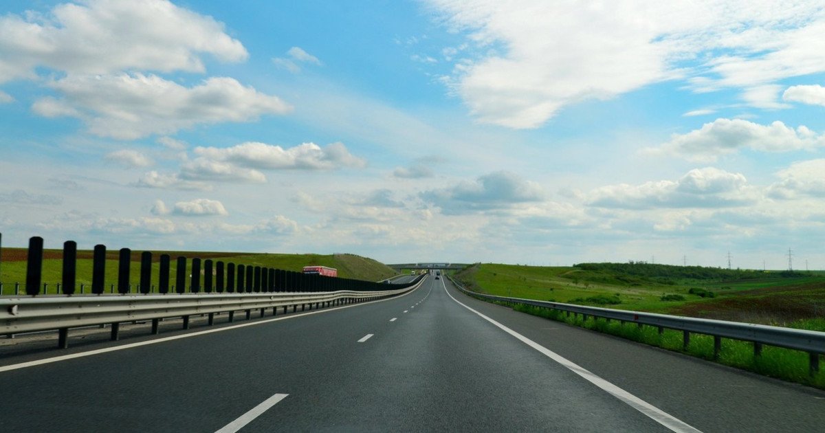 Executivul român a aprobat, joi, 12 martie 2026, un nou proiect major pentru infrastructură: ratificarea unui contract de finanțare în valoare de jumătate de miliard de euro cu Banca Europeană de Investiții (BEI)