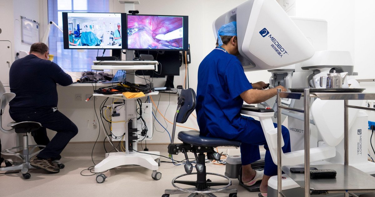 Tehnologie revoluționară: chirurgia robotică la distanță, un pas spre democratizarea intervențiilor medicale Un chirurg din Londra a marcat o premieră în Marea Britanie: a realizat pentru prima dată o operație robotică la distanță asupra unui pacient aflat în Gibraltar, la aproape 2.400 de kilometri depărtare