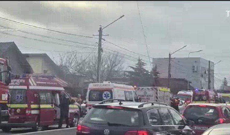 Un accident rutier grav s-a produs în această dimineață pe Drumul Național 7, în apropierea localității Tărtășești, județul Dâmbovița, determinând autoritățile să declanșeze un plan roșu de intervenție