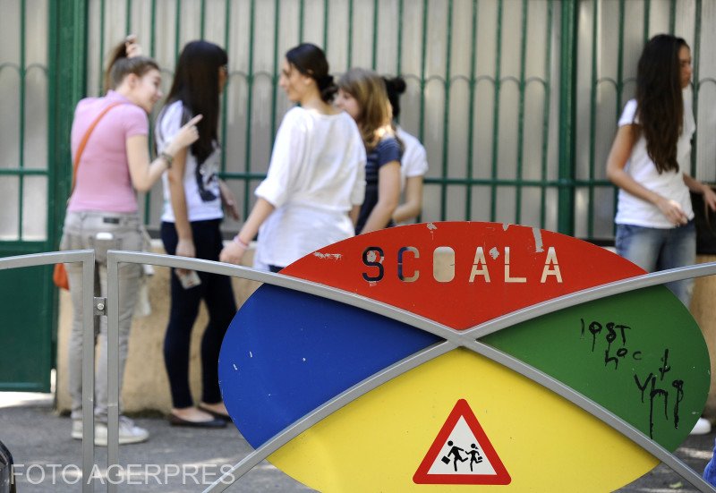 Baremul de corectare la Română, publicat astăzi la 15:00, pentru simularea Evaluării Naționale 2026