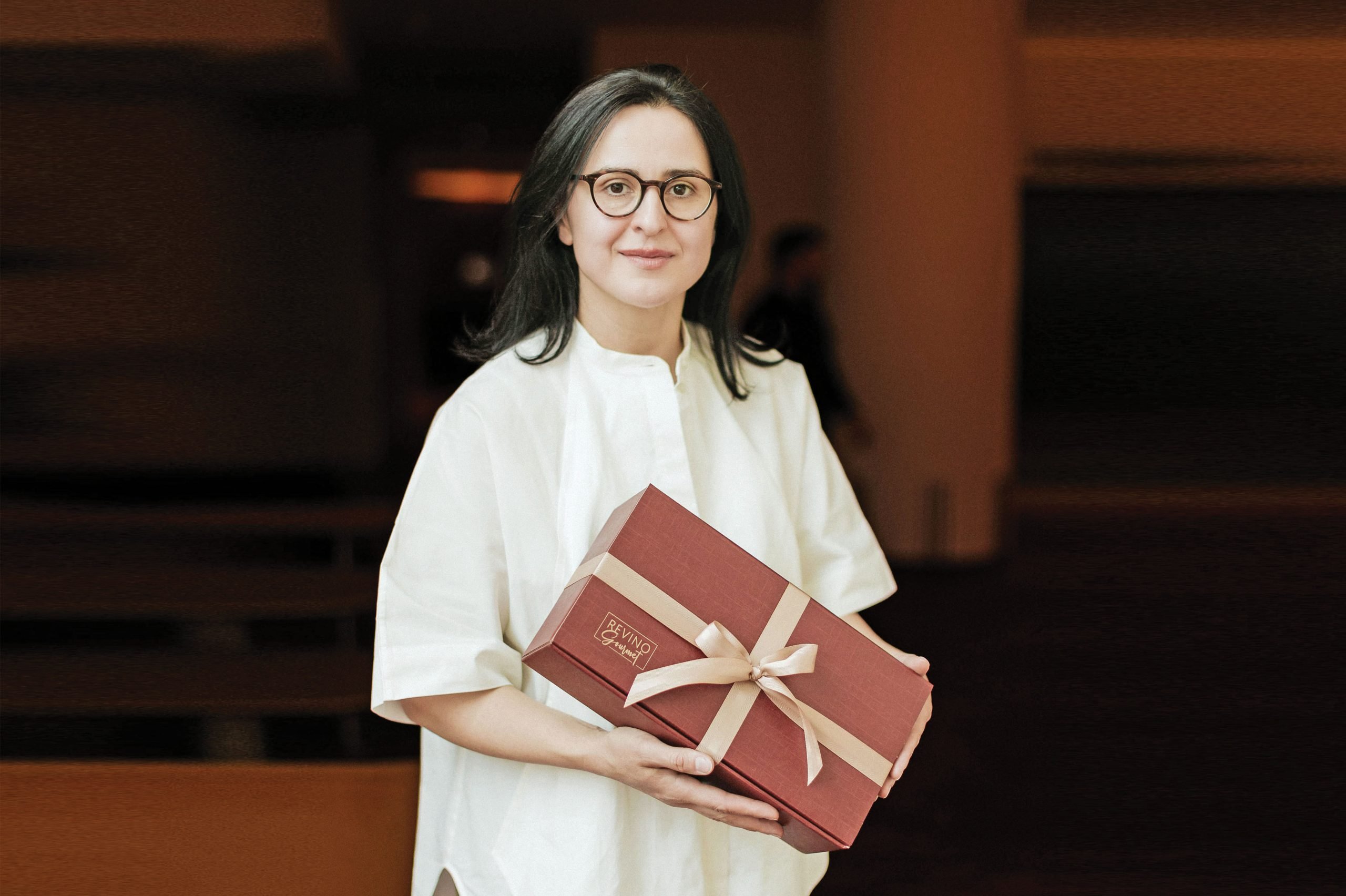 Alina Iancu de la ReviBOX cu afaceri din ambalaje pentru cadouri, cu marje de 50-100%