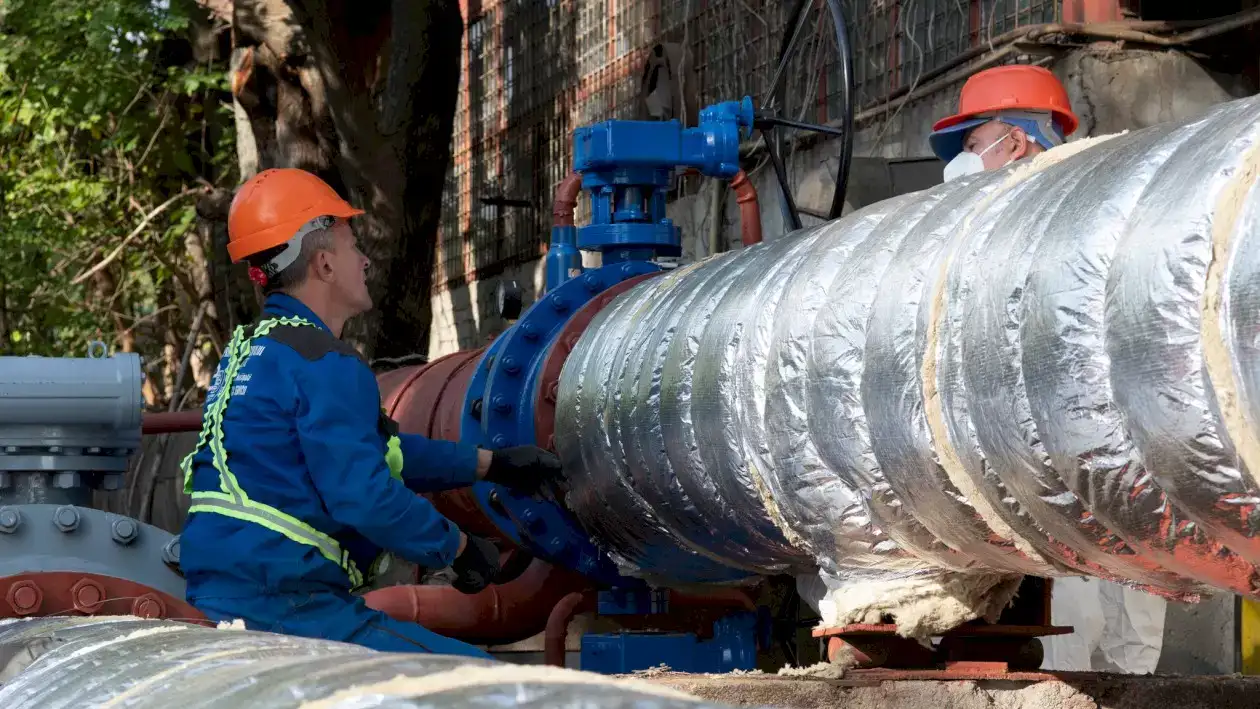 În perioada 24-26 martie, bucureștenii trebuie să se aștepte la întreruperi temporare ale serviciului de furnizare a apei reci, precum și la opriri ale energiei electrice, în cadrul unor intervenții de modernizare și întreținere ale rețelelor